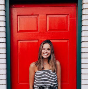 Meet your Posher, Olivia